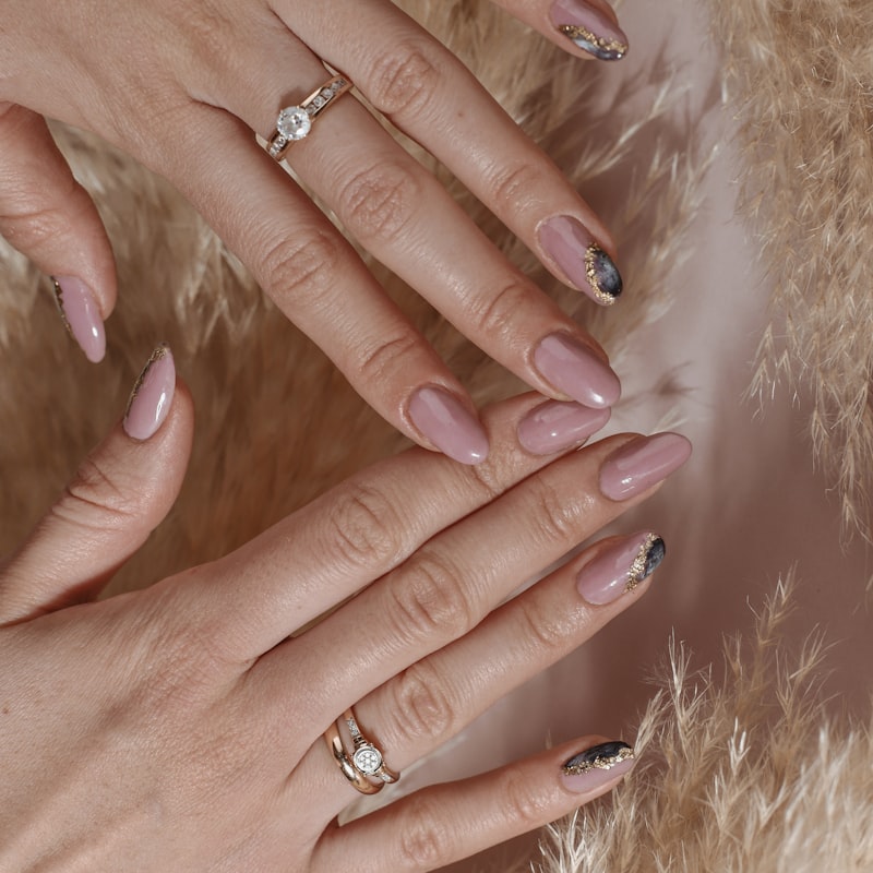 ローズベージュ×マーブルアクセント